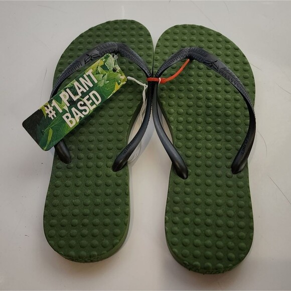 Women's Size 5 / 6 GREEN FLIP FLOPS Plant Based Women's Eco Friendly Shoes NWT - Picture 1 of 7